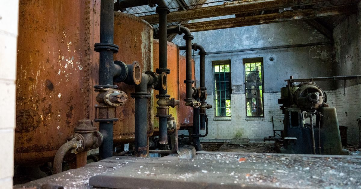 RCRA on the Job Site: How Construction and Demolition Contractors Get Hazardous Waste Right